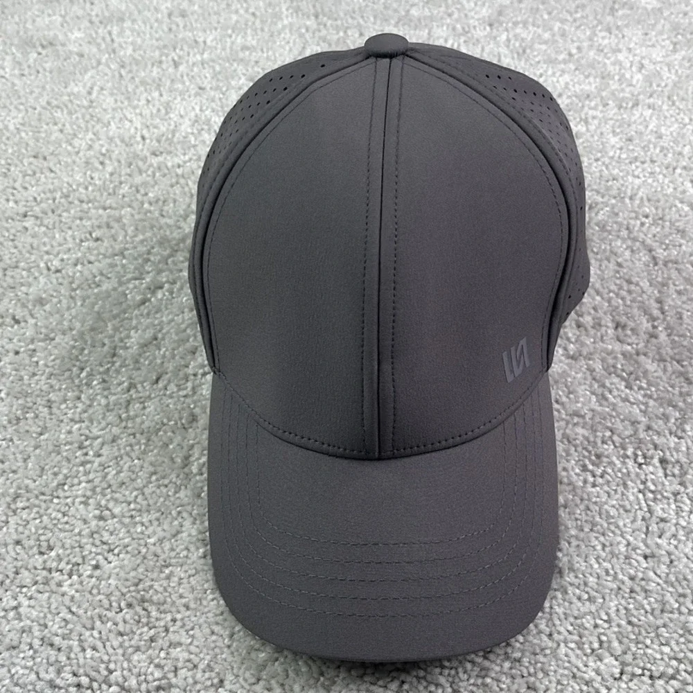 VRST Hat Mens Gray Snapback Perforated Performance Ultimate Golf Cap Adjustable